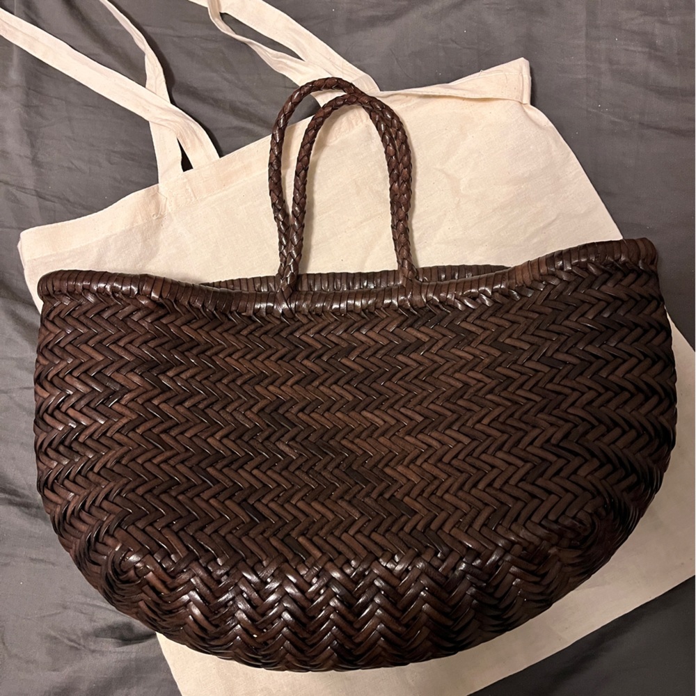 NWOT - Dragon Diffusion Triple Jump small woven leather basket bag 8811
